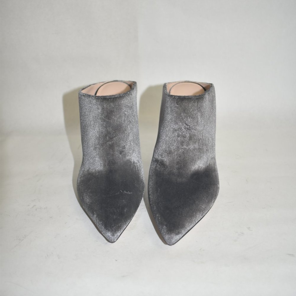 $550 Stuart Weitzman Camila Velvet Slide Mule Poi… - image 4